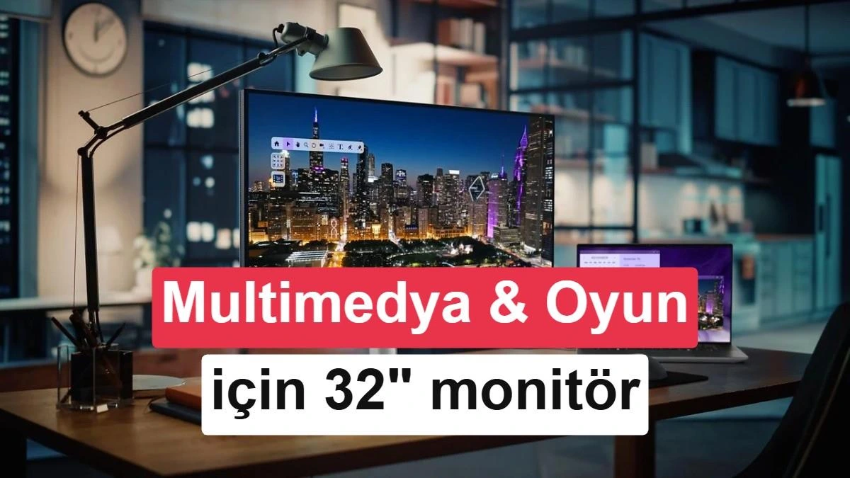 Çalışma masasında geniş ekranlı monitörlerin yer aldığı, 32 inç monitör ve multimedya temalı görsel