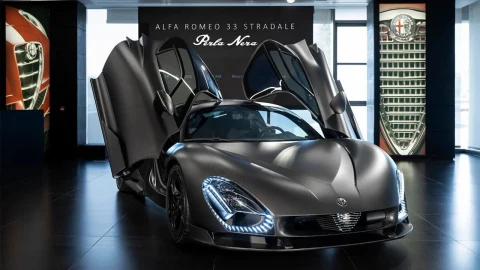 Alfa Romeo 33 Stradale Perla Nera tanıtıldı: Yalnızca bir adet üretilecek