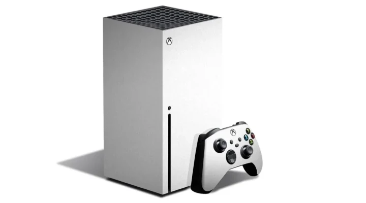 Xbox Series X konsolu ve kablosuz oyun kumandası