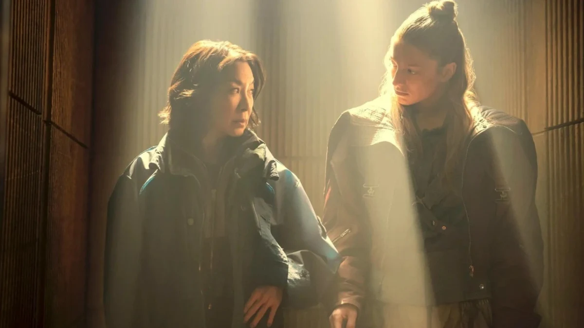 Blade Runner 2099 dizisinden Michelle Yeoh ve Hunter Schafer’ın yer aldığı sahne