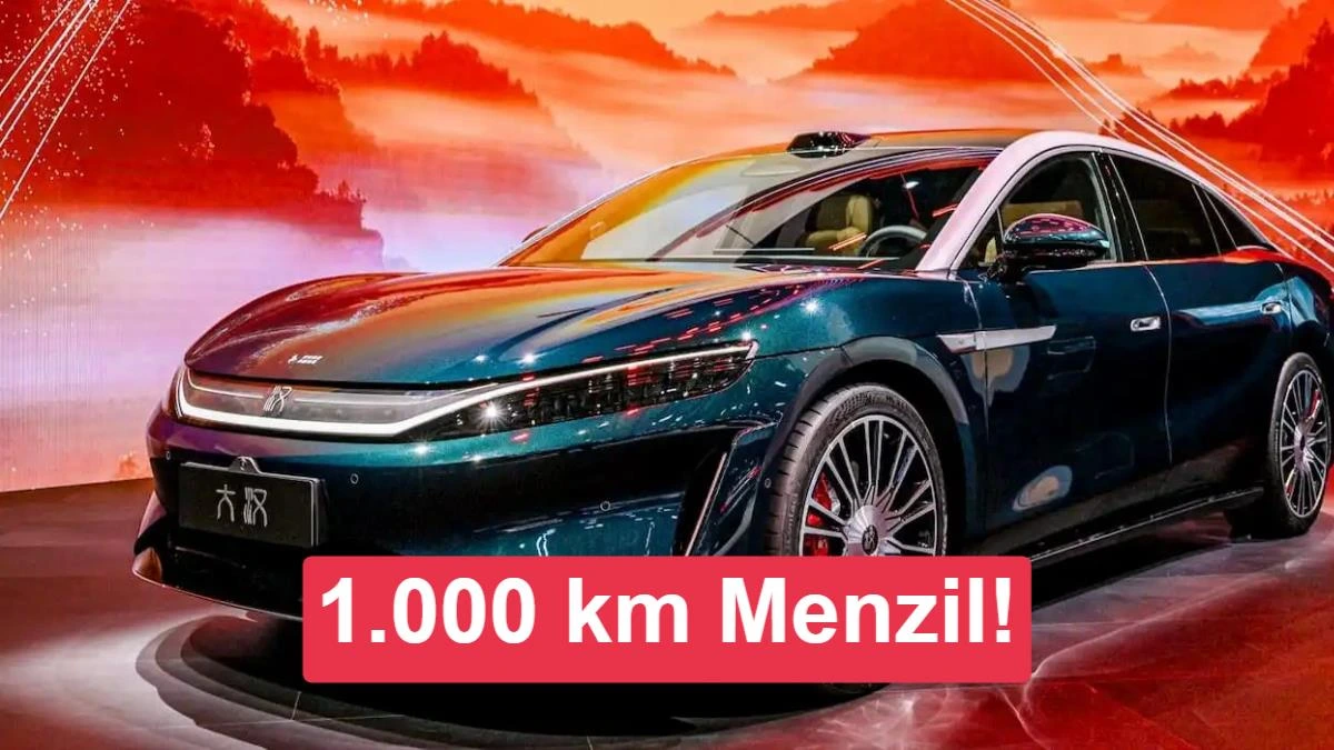 BYD Great Han elektrikli sedanın önden ve yandan görünümü