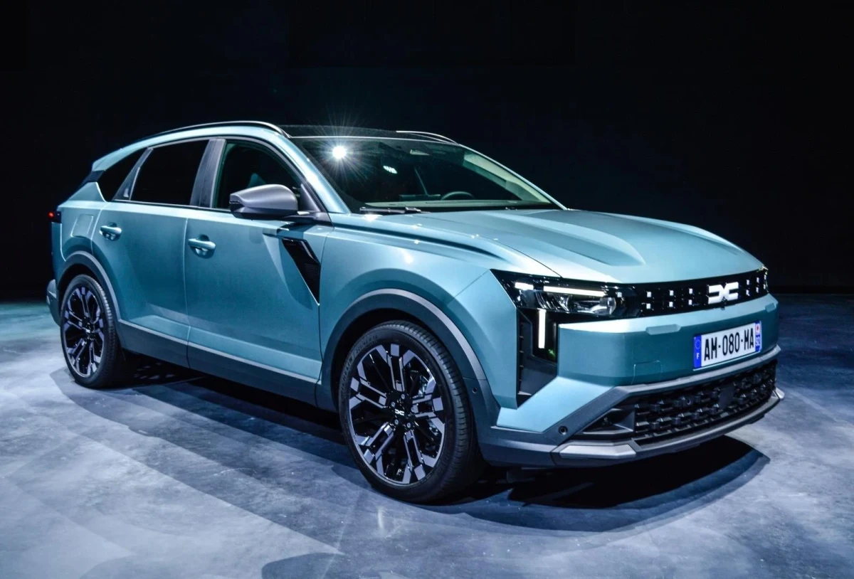 Dacia Striker’ın önden çapraz görünümü