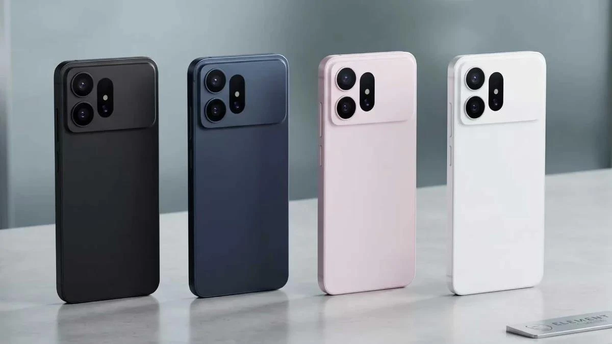 Dört farklı renkte akıllı telefonun arka yüzü