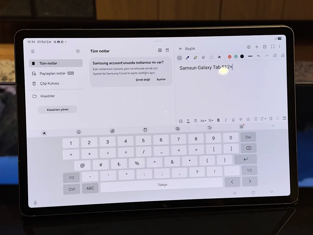 Galaxy Tab ekranında not uygulaması ve Türkçe ekran klavyesi