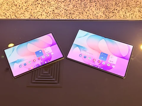Samsung Galaxy Tab S12+ ve Galaxy Tab S12 Ultra yan yana