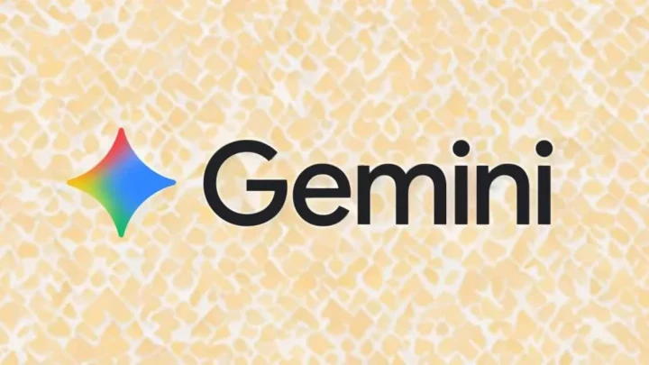 Gemini logosu ve adı, açık renkli desenli bir arka plan üzerinde gösteriliyor.