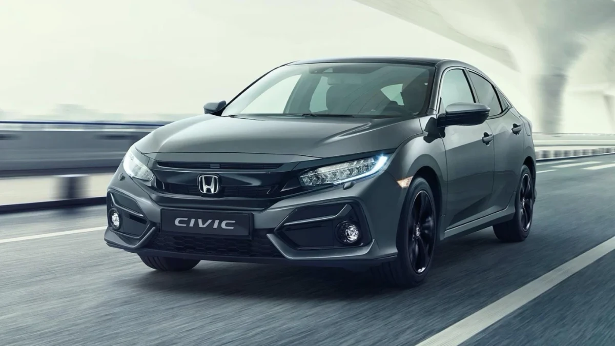 Koyu gri Honda Civic sedan