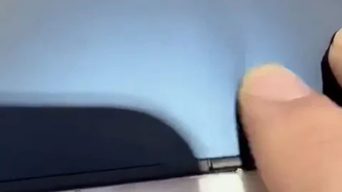iPhone Duo’da kat izi dokununca belirginleşiyor
