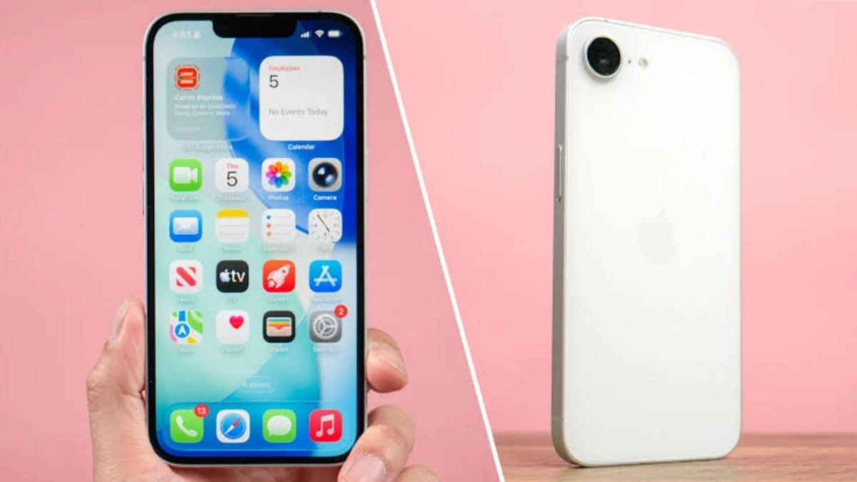 Pembe fonda ekranı açık ve arka yüzü görünen iki açık renkli iPhone