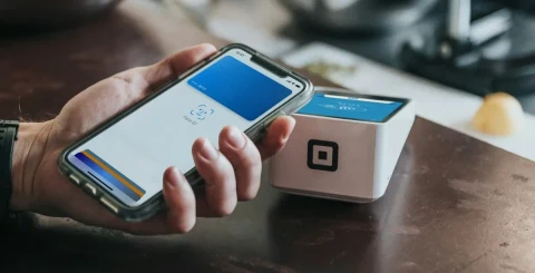 CMA, Apple’dan iPhone NFC erişimini genişletmesini istiyor