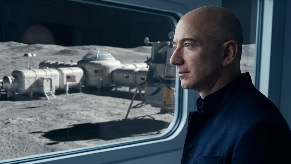 Jeff Bezos’un önünde Ay yüzeyinde kurulu bir üs görünümü