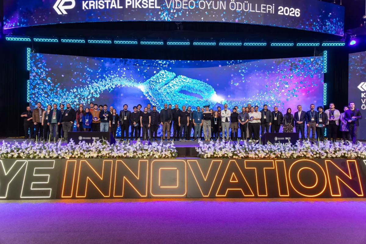 Kristal Piksel Video Oyun Ödülleri 2026 sahnesinde ödül törenine katılanlar