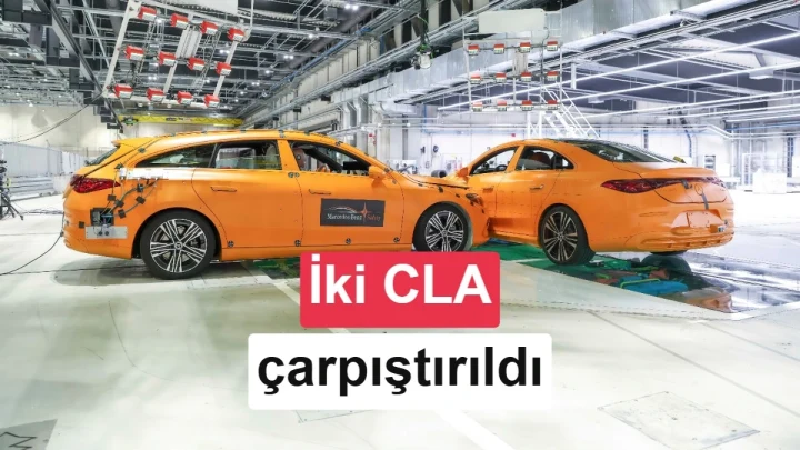 İki turuncu Mercedes-Benz CLA, yüksek hızlı yan çarpışma testinde çarpışırken