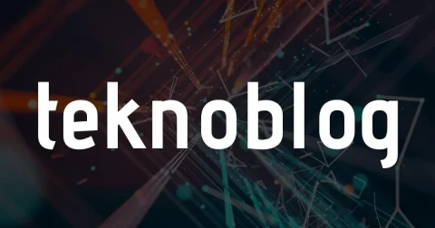 Teknoblog logosu ve koyu renkli teknoloji temalı arka plan