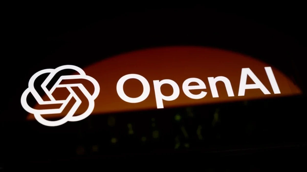 Karanlık fonda aydınlatılmış OpenAI logosu