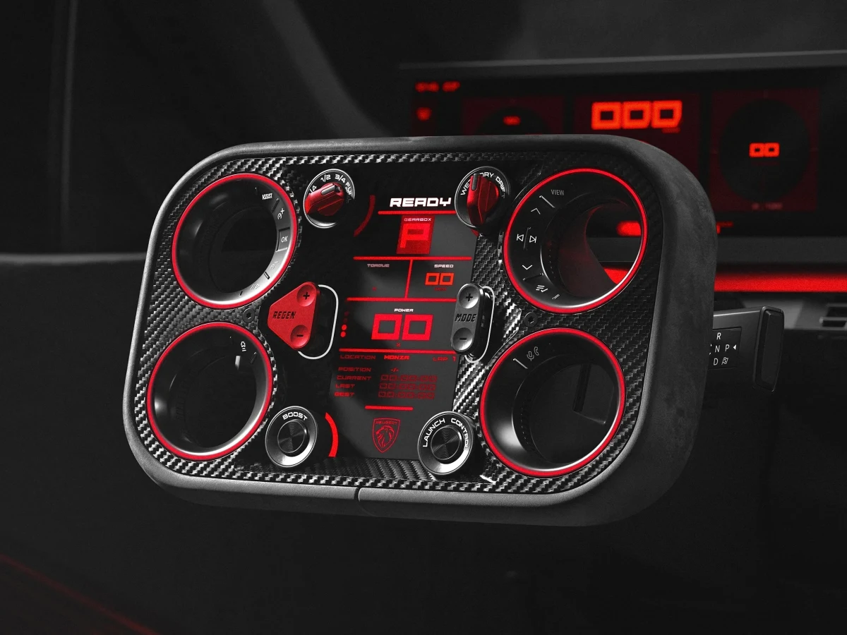 Peugeot E-T16 Concept’in kırmızı detaylı Hypersquare kontrol ünitesi