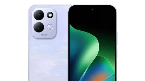 Lavanta tonlarında Redmi telefonun ön ve arka yüzü