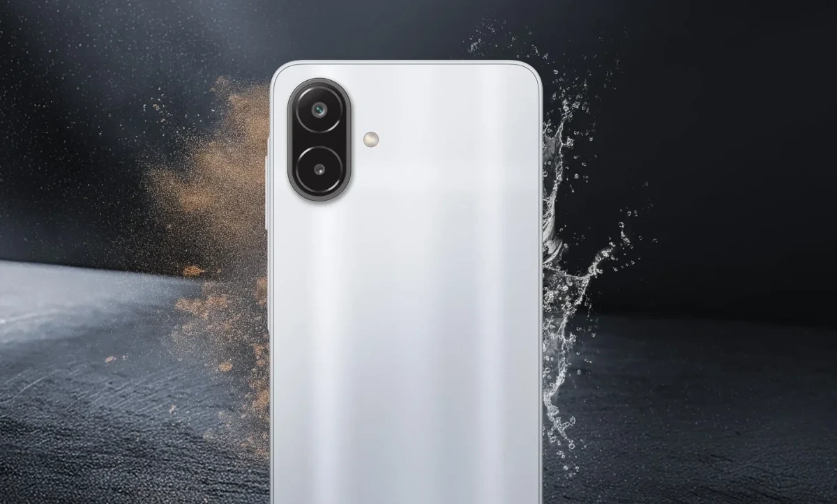 Gri renkli Galaxy telefonun arka yüzü ve çift kamera modülü