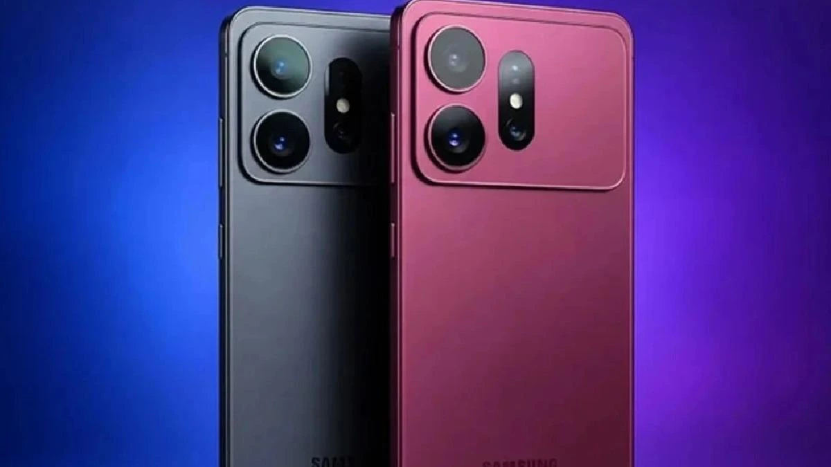 Siyah ve bordo renkli iki Samsung Galaxy telefonun arka yüzü