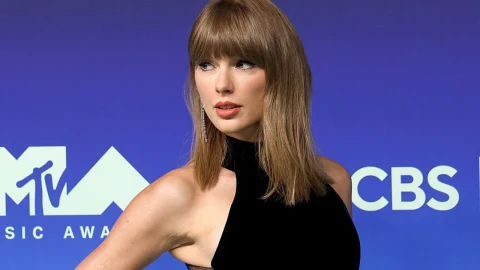 Yapay zekâ şarkılarıyla Taylor Swift’i geride bırakan dolandırıcıya hapis