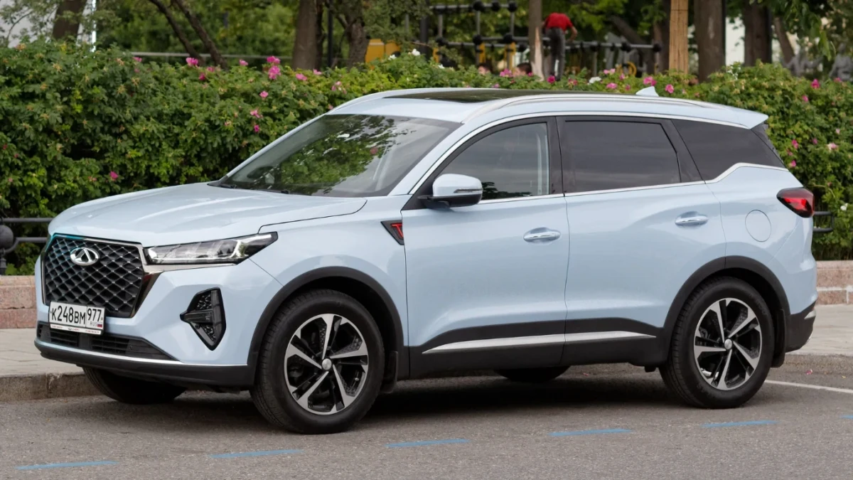 Açık mavi Tiggo 7 SUV