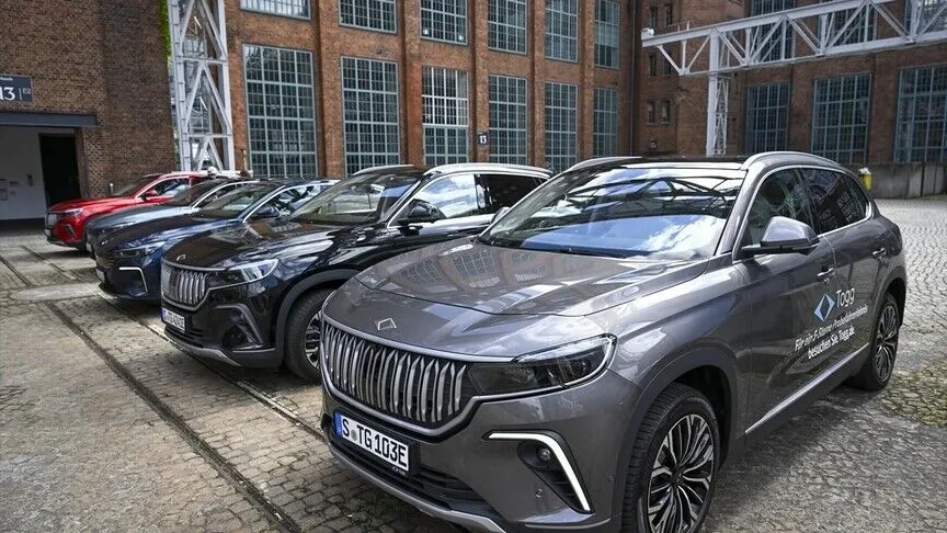 Birden fazla Togg SUV modelinin açık alanda sıralanışı