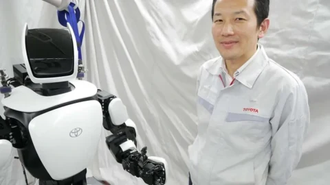 Toyota, Honda ve Üç Japon Üretici Araç Yazılımında İş Birliğini Görüşüyor
