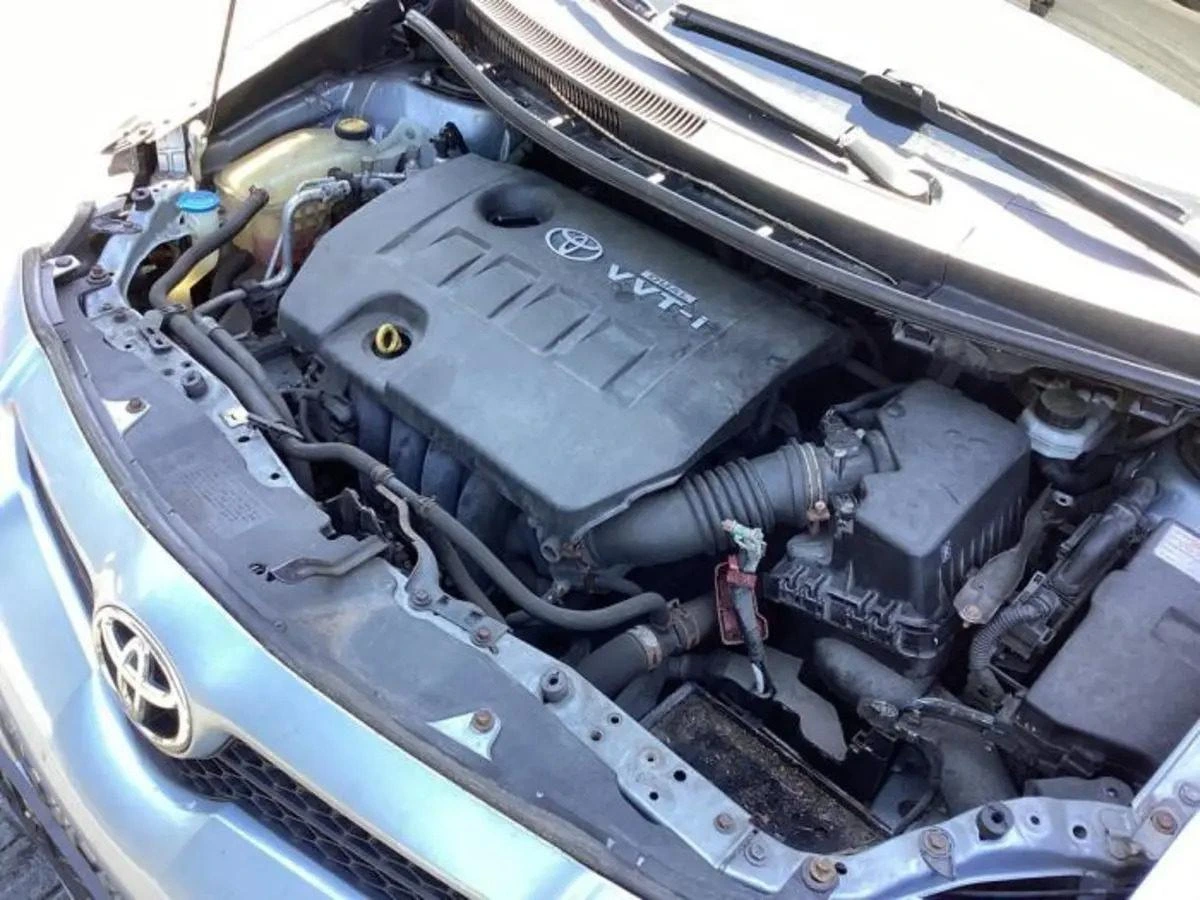 Toyota logolu VVT-i motor kapağı