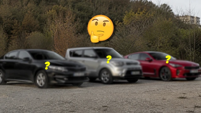 Üç otomobilin üzerine soru işaretleri ve düşünen yüz simgesi eklenmiş kapak görseli