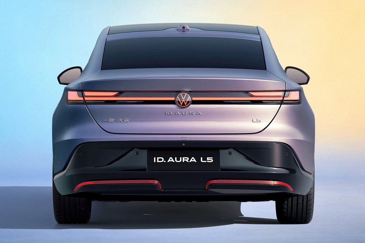 Volkswagen ID. Aura L5’in arka tasarımı