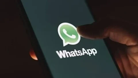 WhatsApp’ın yeni Kişiler sekmesi çevrimiçi durumları tek ekranda gösterecek