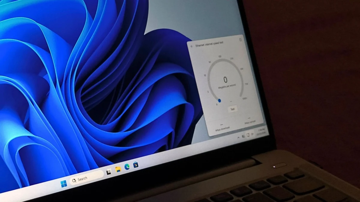 Windows 11 yüklü bir dizüstü bilgisayarda hız testi penceresi