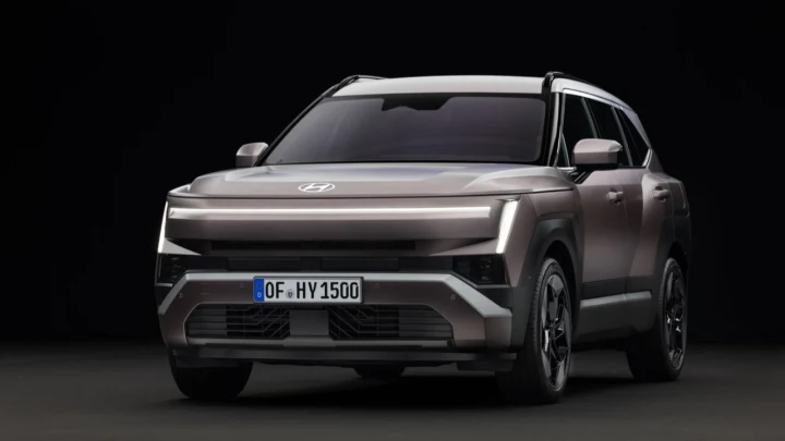 Yeni nesil Hyundai TUCSON’un önden ve yandan görünümü